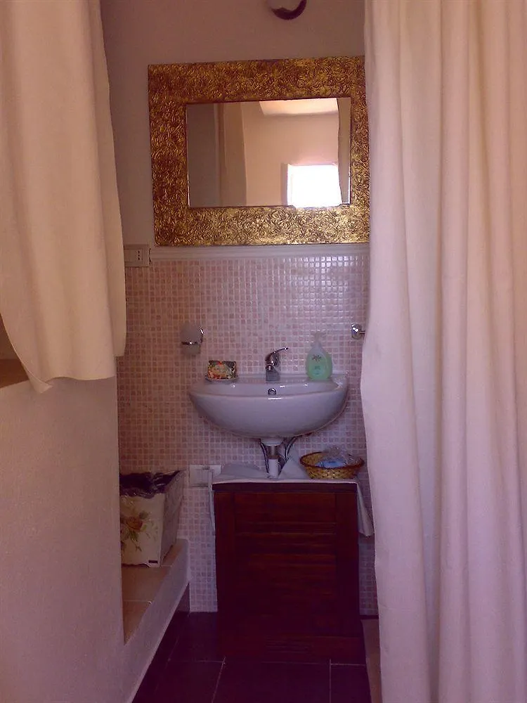 Villa Arazurrina Cagliari 2*,  Italië